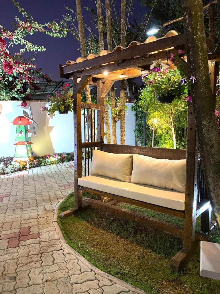 Hotel Flores De Holambra Exterior photo